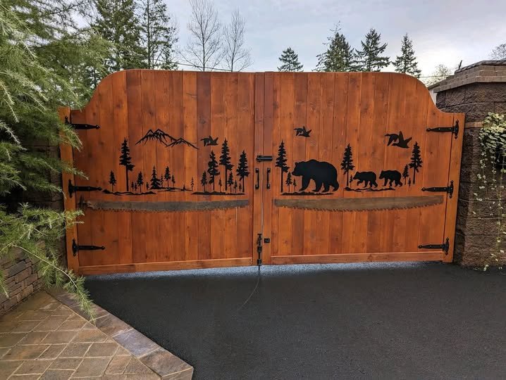 Custom Gate · Bear Scene